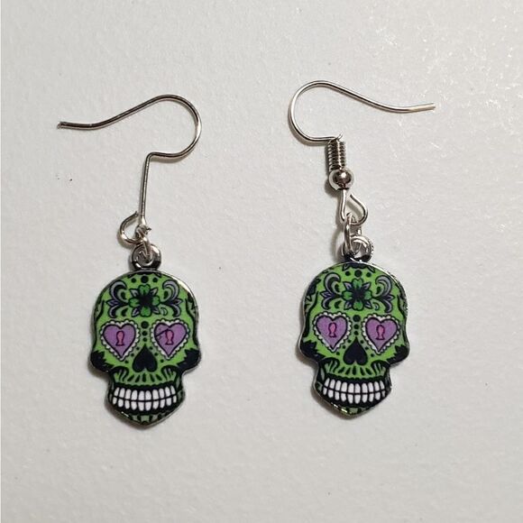 Handmade Halloween Day of the Dead Dia De Muertos skull earrings - Picture 1 of 2